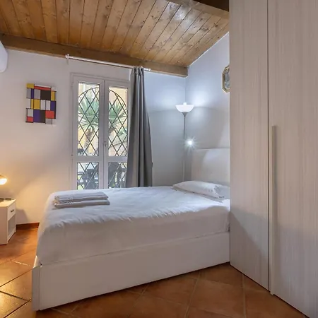 Апартаменты Guesthost - Duplex In Pieno Centro Феррара