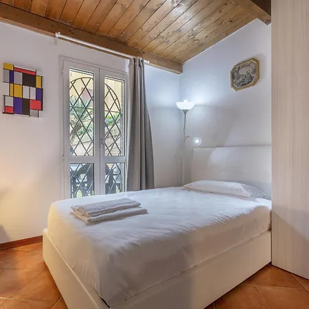 Guesthost - Duplex In Pieno Centro Daire *