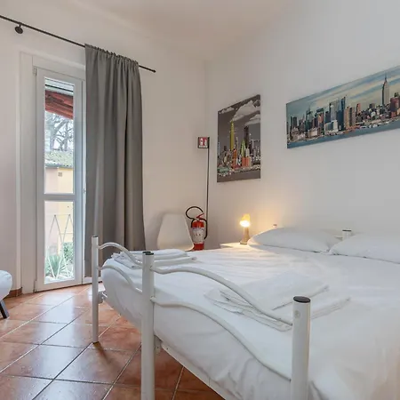 Guesthost - Duplex In Pieno Centro Апартаменты Феррара